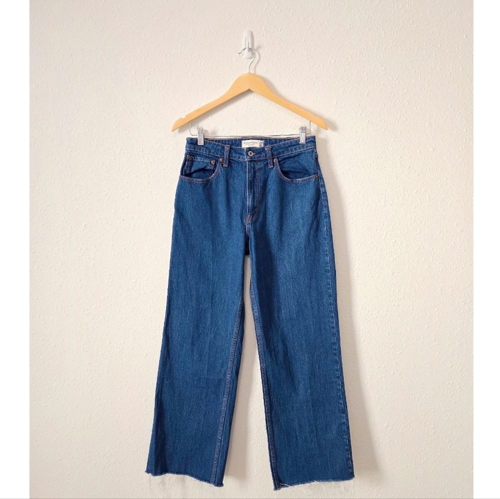 Abercrombie High Rise 90s Relaxed Jeans 28